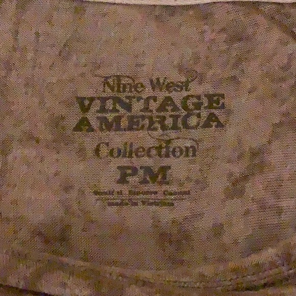 Nine West Vintqge America Brand, long sleeved shirt, size petite medium. - Picture 10 of 10